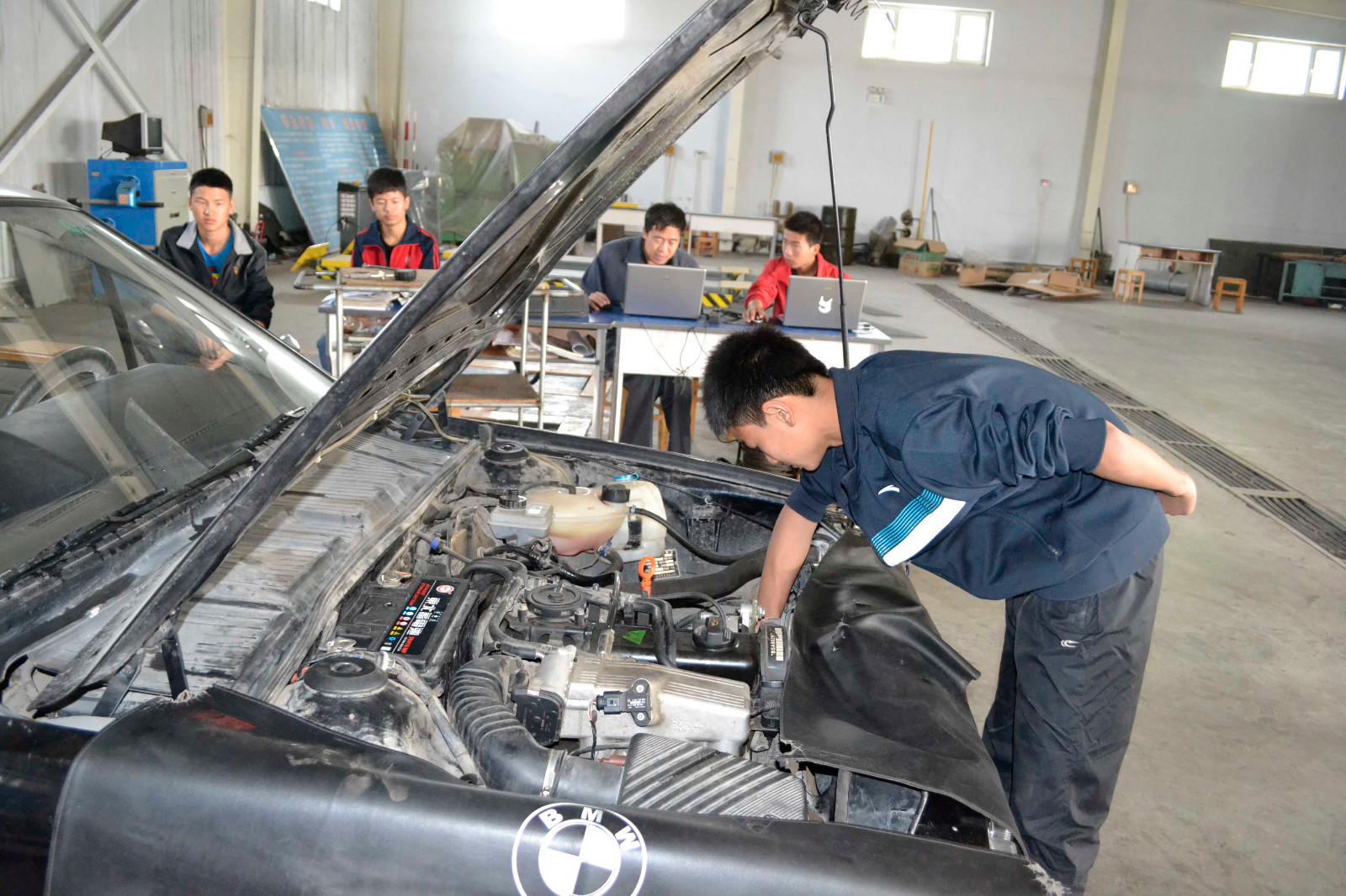 1558413794786223.jpg 汽车专业学生模拟技能大赛.jpg